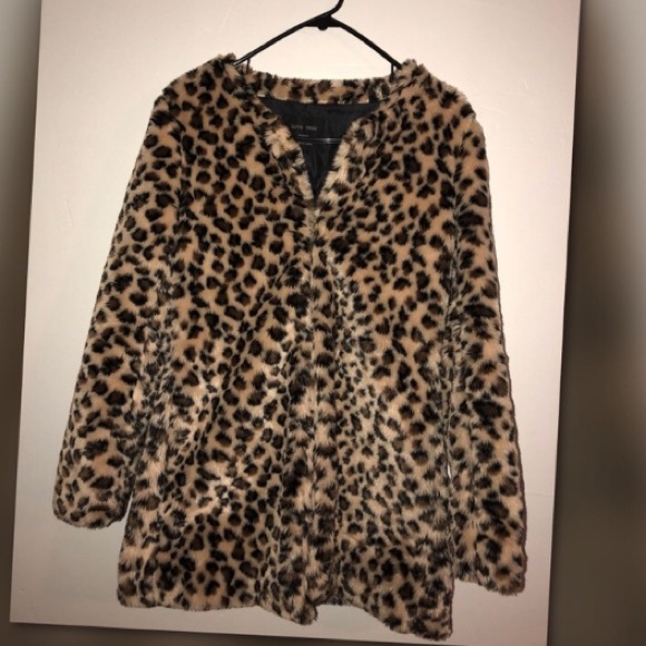 Long fitted, boujee, Cheetah print faux fur Coat - Picture 1 of 2